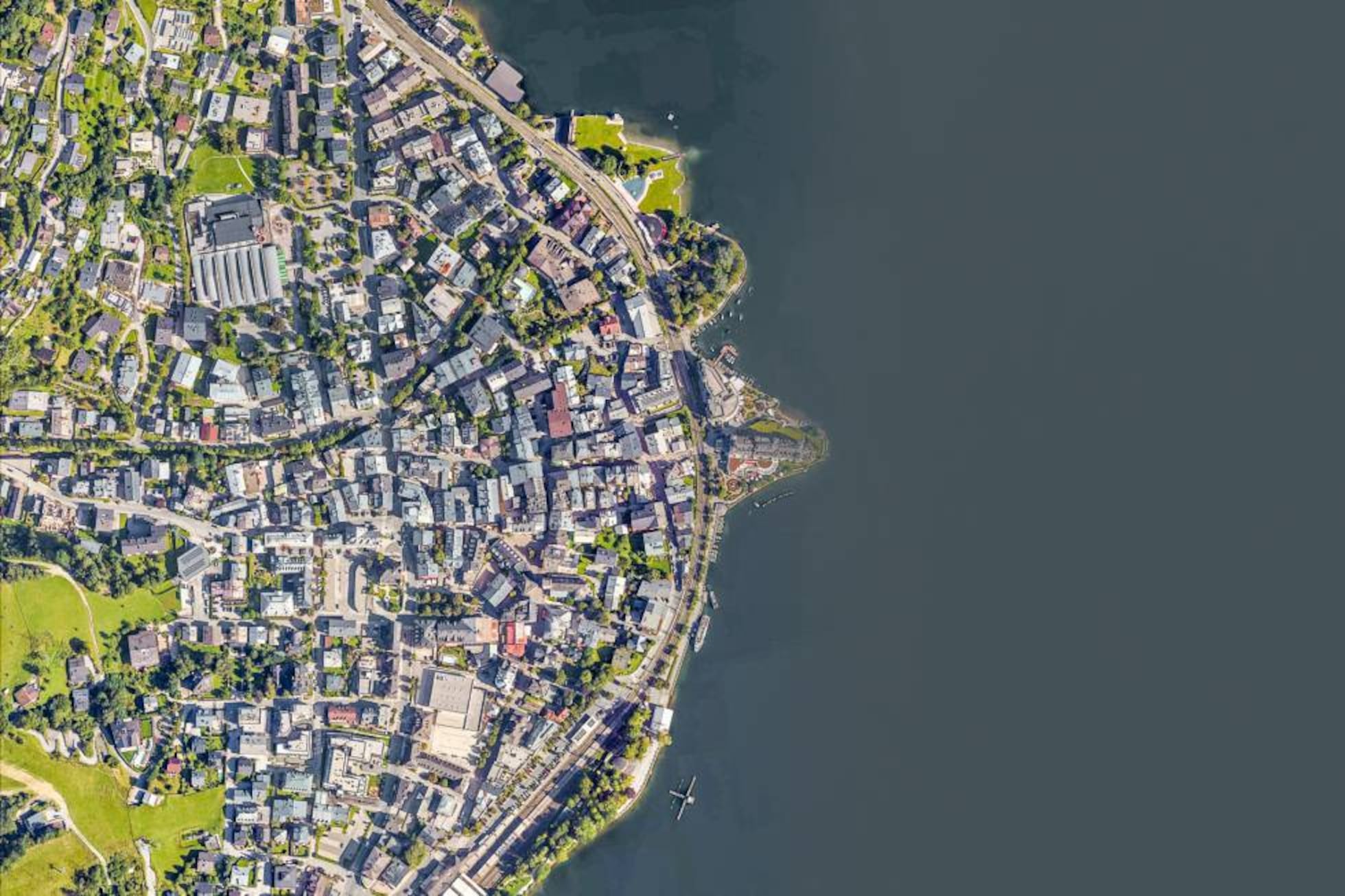 Google publica mil nuevas fotos aéreas, ¿sabes usarlas de 'wallpaper' en  Windows 10? | Lifestyle | SmartLife | Cinco Días, image size:1960x1306