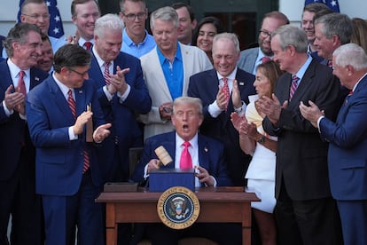 Donald Trump tras firmar su proyecto de ley de exenciones fiscales, en Washington, el viernes 4 de julio de 2025.