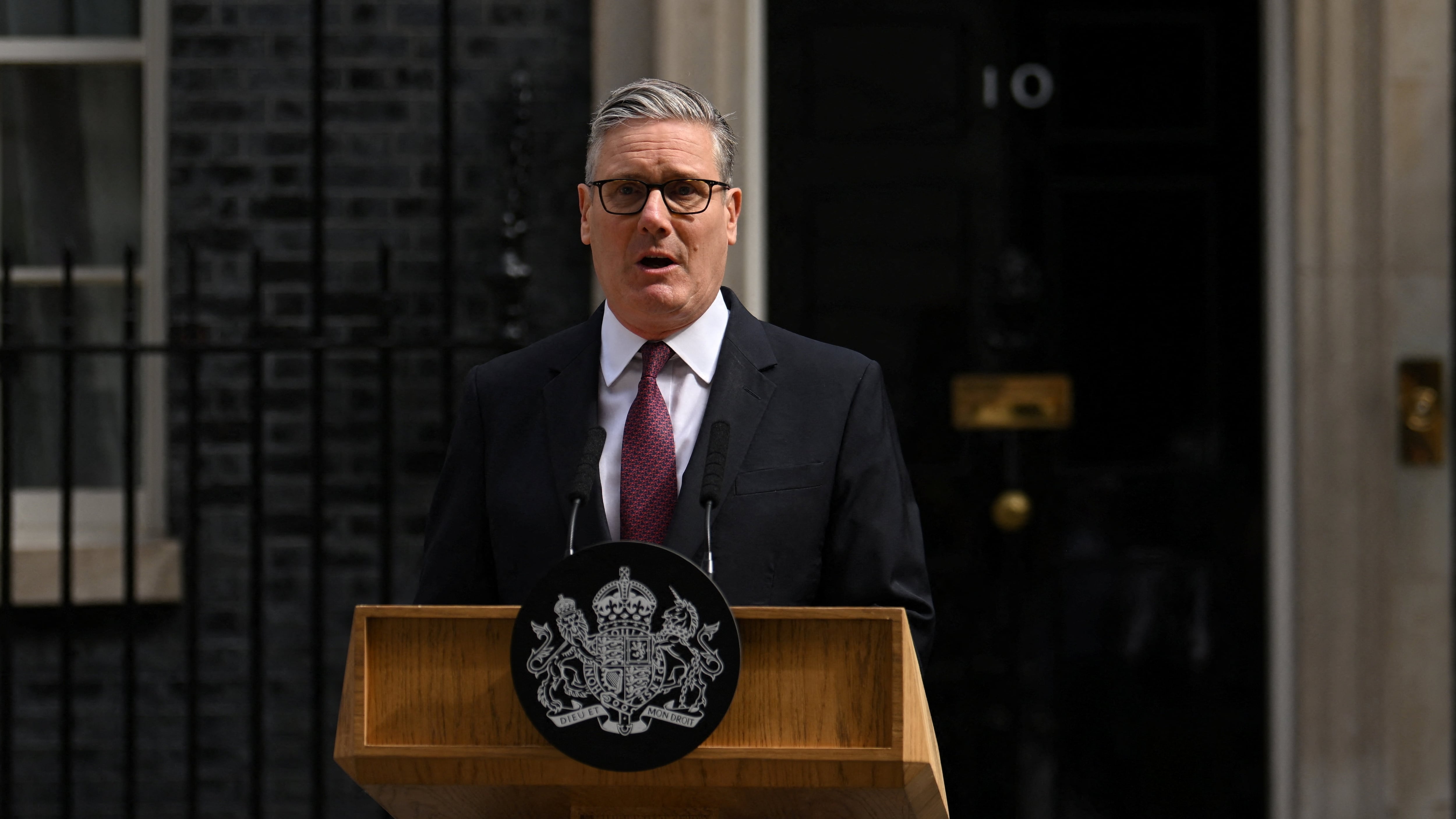 Dimite el primer ministro británico, Keir Starmer