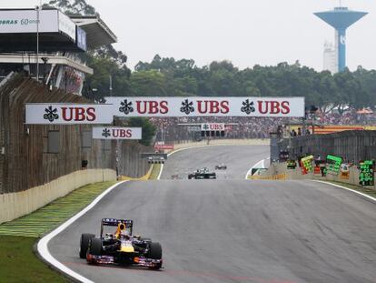 Vettel lidera a prova em Interlagos.