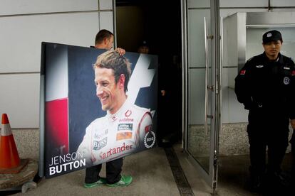 Un retrato de Jenson Button en el circuito de China.