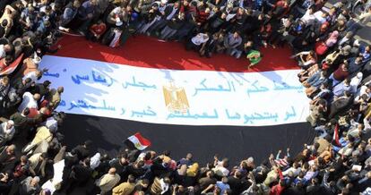 Egipcios se manifiestan en la plaza Tahrir, en Egipto, en diciembre de 2011.