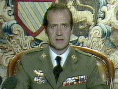 El rey Juan Carlos I en el discurso televisado en la noche del Golpe de Estado, del 23-F.