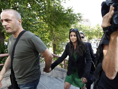 La actriz Sara Casasnovas, a la entrada de la Audiencia.