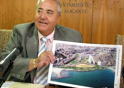 El alcalde de Alicante, Luis Díaz Alperi.