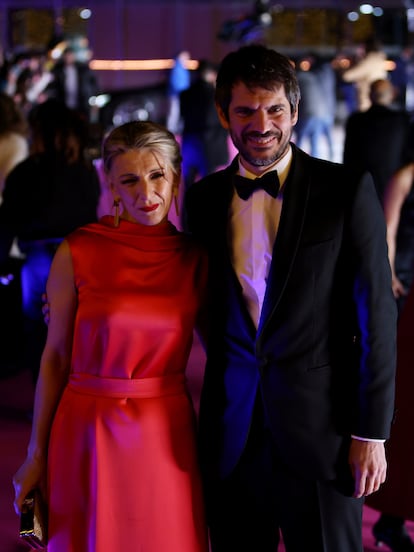 La vicepresidenta segunda del Gobierno, Yolanda Díaz, y el ministro de Cultura, Ernest Urtasun, a su llegada a la gala.