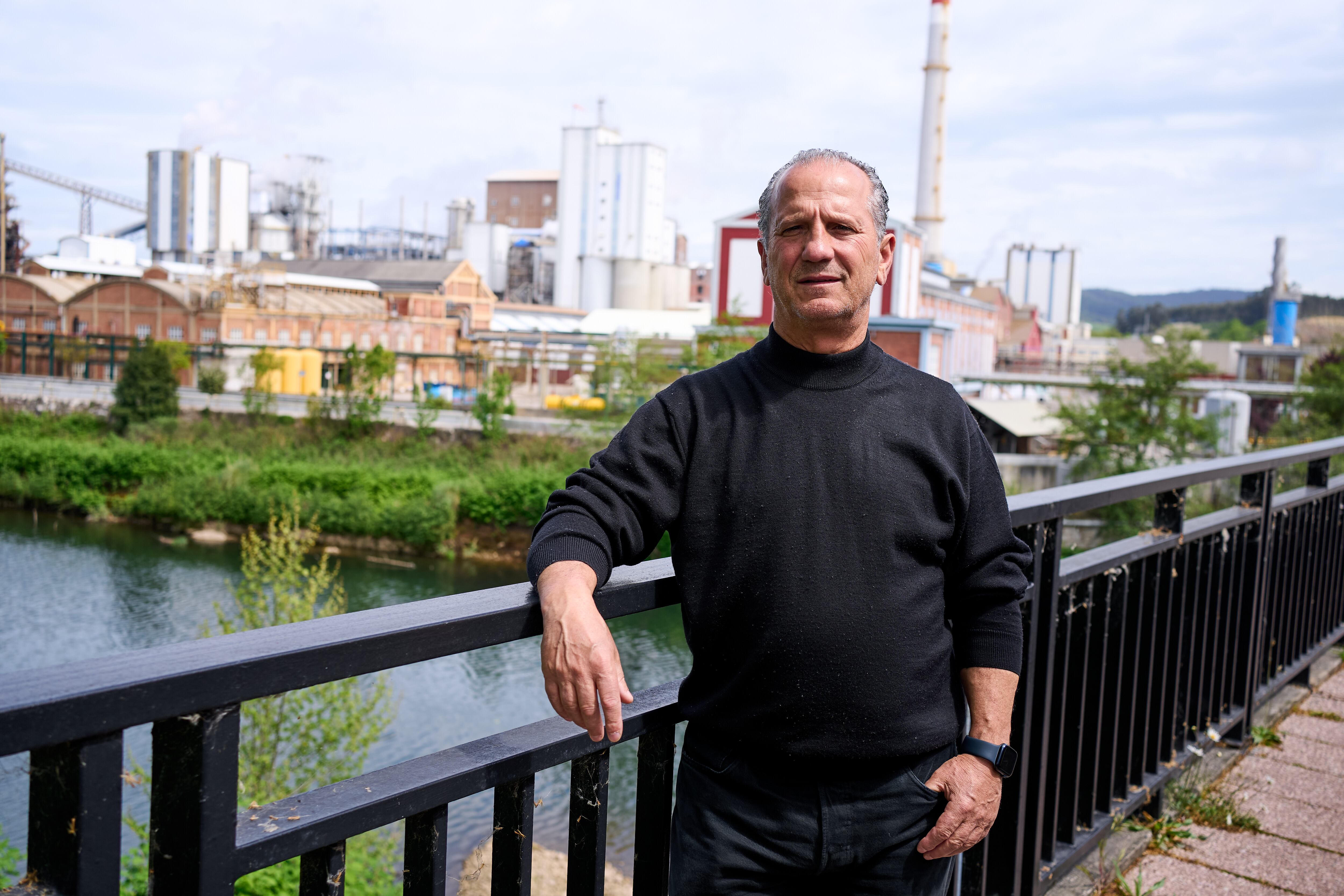 Manuel Somos, trabajador de la siderurgia en Torrelavega.