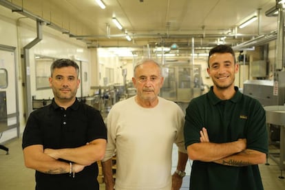 Alberto, Miguel Ángel y Eric Leonardo forman el equipo directivo de la conservera.