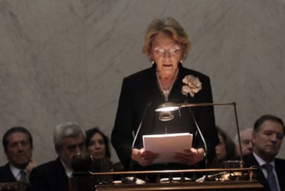 Soledad Puértolas realiza su discurso para entrar en la Real Academia Española.