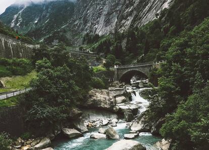 Gargantas de Schöllenen desde Andermatt hasta Göschenen, cantón de Uri.