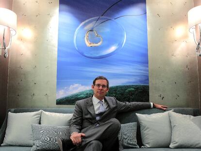Michael J. Kowalski, en la tienda que la joyería de lujo ha abierto en Barcelona.