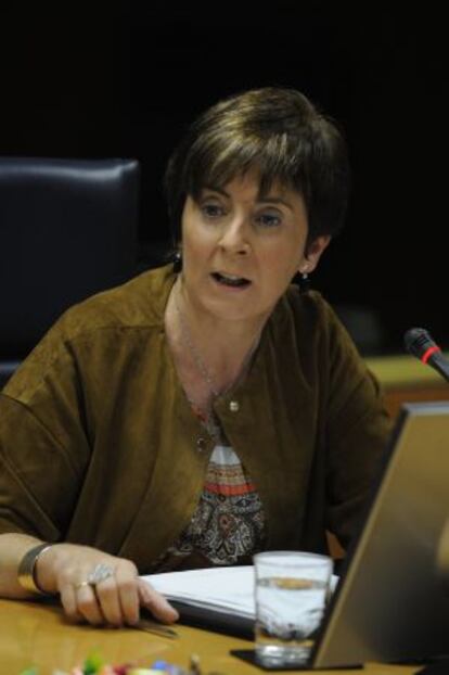 La consejera de Desarrollo Económico y Competitividad, Arantza Tapia, en su comparecencia en el Parlamento vasco.