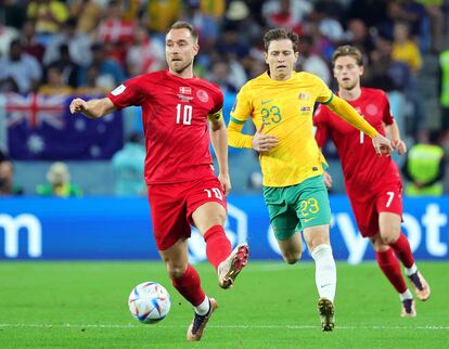 Christian Eriksen, capitán de Dinamarca, durante el partido contra Australia en el estadio Al Janoub este miércoles.