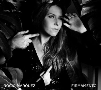 Rocío Márquez. 'Firmamento' (Universal). Un disco distinto en el que las letras, que son de la propia cantaora y de poetas invitadas, otorgan una naturaleza distinta a los estilos flamencos. Tampoco el tratamiento musical, sin guitarra, deja indiferente. La artista onubense firma una obra personalísima marcada por su inquietud creativa.