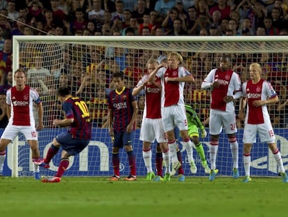 Messi, en la falta que supuso el primer gol.