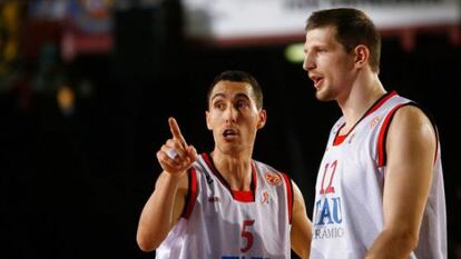 Prigioni y Teletovic, durante un partido con el Caja Laboral