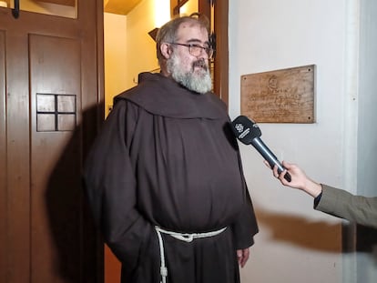 Fray Angel Ramón, el monje franciscano que es el cocinero del monasterio del Santo Espíritu del Monte, en Gilet (Valencia), este sábado tras el ataque.