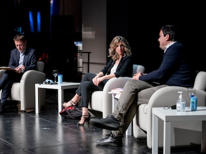 La vicepresidenta segunda y ministra de Trabajo y Economía Social, Yolanda Díaz y el economista Thomas Piketty, en la charla del pasado 14 de enero.