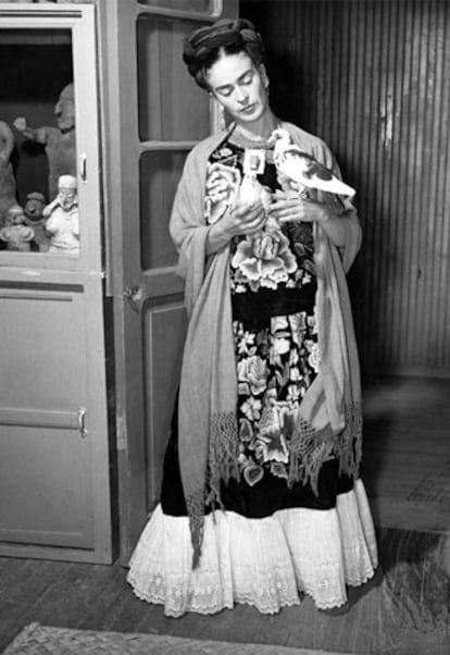 Retrato de Frida Kahlo (1907-1954) expuesto en la National Gallery de Londres.
/ COR