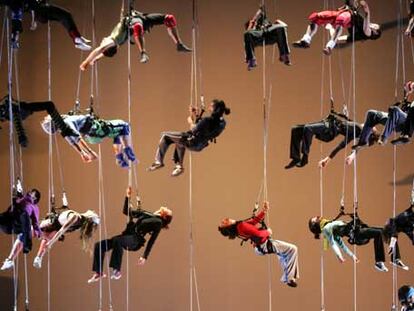 Ensayo de la escena del Walhalla de 'El oro del Rin' en el Palau de les Arts de Valencia.