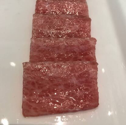 SASHIMI DE VENTRESC DE ATÚN / CAPEL