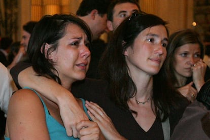 Las lágrimas también enfriaron las esperanzas de París. Los congregados en el Ayuntamiento no pudieron evitar la desnaciónb de tristeza en la tercera ocasión en la que el COI rechaza su candidatura.