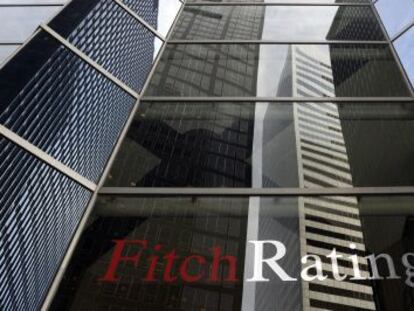 Vista exterior de las oficinas de Fitch Ratings en Nueva York (EE UU)