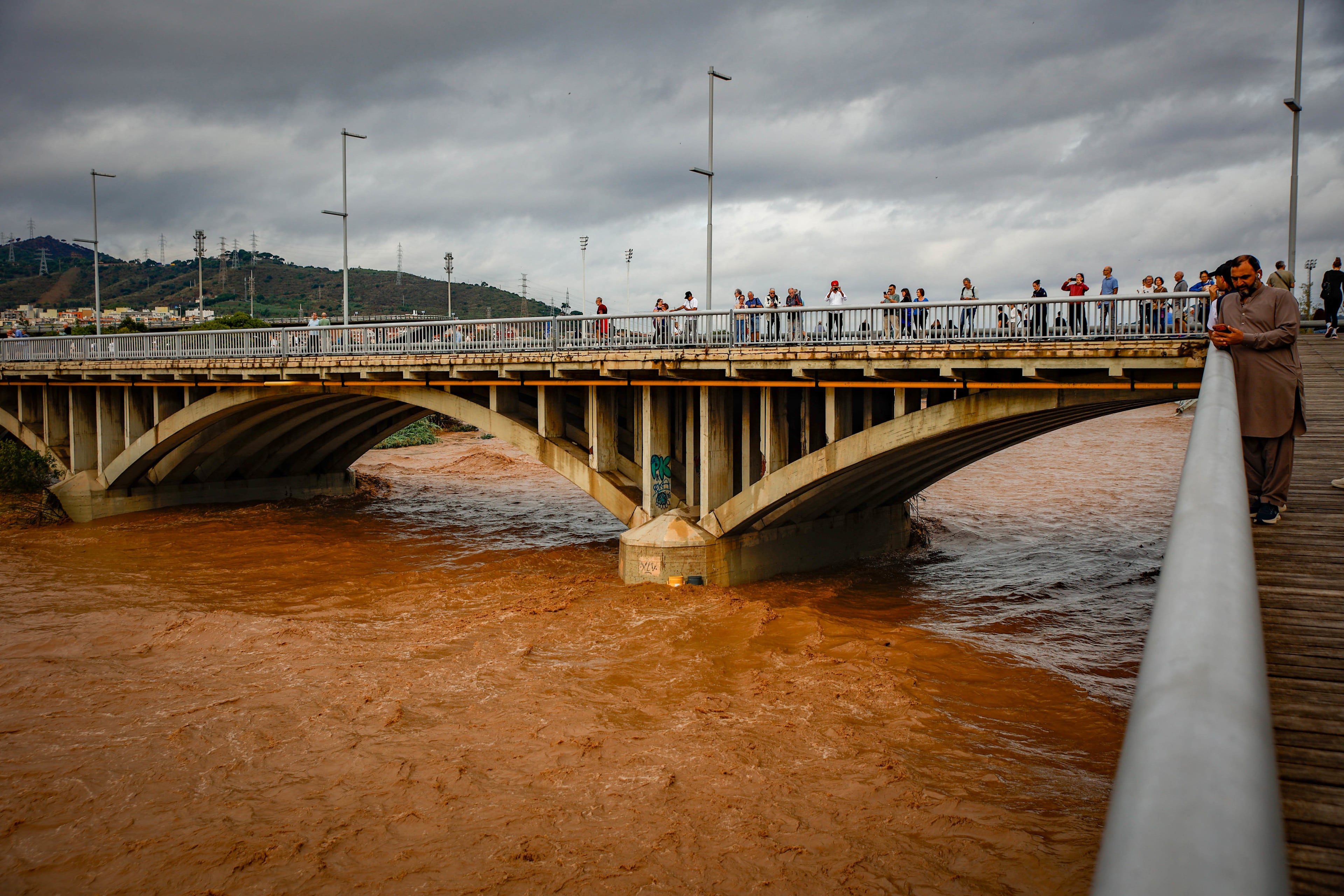 El temporal insiste con nueve comunidades bajo aviso pero ya no se esperan lluvias torrenciales
