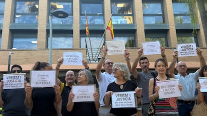 Víctimas de la dana reciben con un 'bienvenida a casa' la vuelta a Catarroja de la jueza
