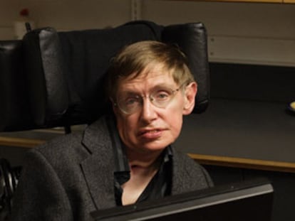 Stephen Hawking, en su despacho de Cambridge.