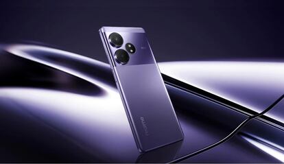 Imagen de la trasera de un teléfono realme GT