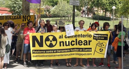 Concentración en Madrid contra el almacén nuclear de Villar de Cañas.
