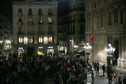 Manifestación de Societat Civil Catalana en la plaza Sant Jaume.