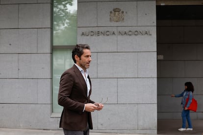 El portavoz del PP, Borja Sémper, este lunes tras presentar en la Audiencia Nacional una querella contra el PSOE.