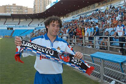 Milito, el día de su presentación como jugador del Zaragoza.