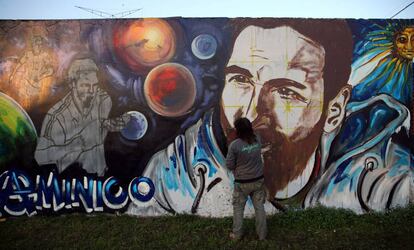 El mural que los jóvenes del barrio le regalaron a Messi.