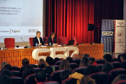 El periodista Iñaki Gabilondo durante su intervención en las Jornadas Somos Radio.