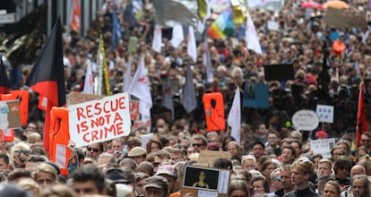 Manifestación en favor de Carola Rackete, capitana del barco de rescate Sea Watch 3.