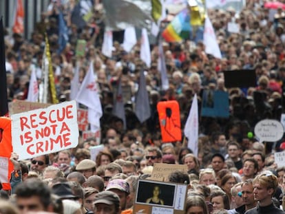 Manifestación en favor de Carola Rackete, capitana del barco de rescate Sea Watch 3.