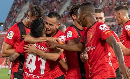 Los jugadores del Mallorca celebran el primer gol ante el Albacete.