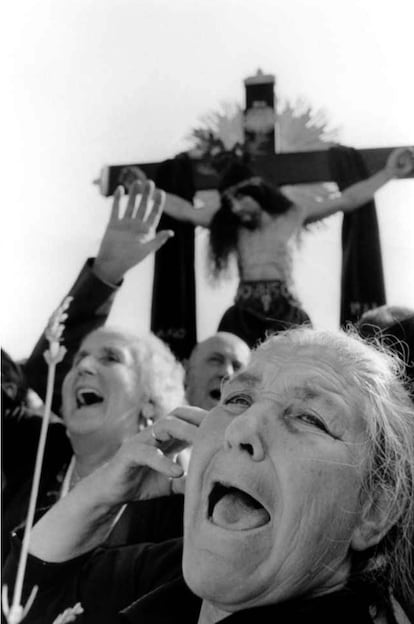 '¡Viva el Santo Cristo!', de Cristina García Rodero realizada en Peñas de San Pedro, Albacete, en 1978, durante la romería del Cristo del Sabuco.