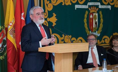 El director de la Real Academia durante la celebración del acto.