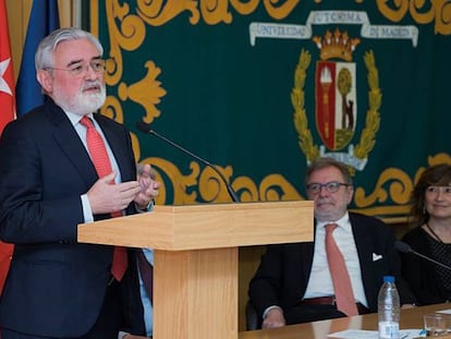 El director de la Real Academia durante la celebración del acto.