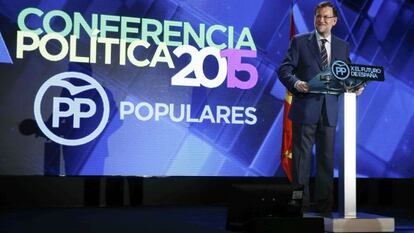 El presidente del Gobierno, Mariano Rajoy, ha abierto este viernes por sorpresa la conferencia política del PP.