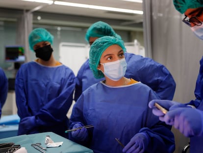 Prácticas de Medicina en la Universitat Internacional de Catalunya en 2021.