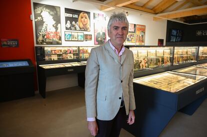 Alejandro Díez Garín, presidente de la Fundación Club 45, durante la presentación del Archivo Gráfico de la Era Pop.