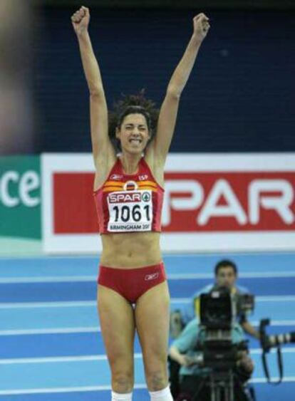 Celebrating gold at the 2007 Birmingham European Indoor Championships.