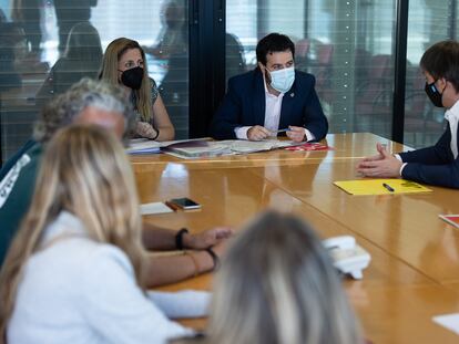 Un momento de la reunión este martes de los representantes de los grupos municipales de la oposición en Badalona.