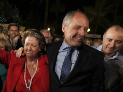 Rita Barberá y Francisco Camps celebran los resultados electorales del PP en las autonómicas de 2011.