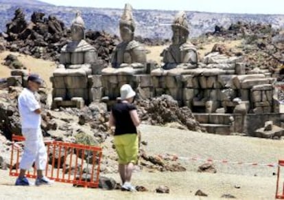 Decorados construidos en el Parque Nacional del Teide para el rodaje de 'Furia de titanes'.